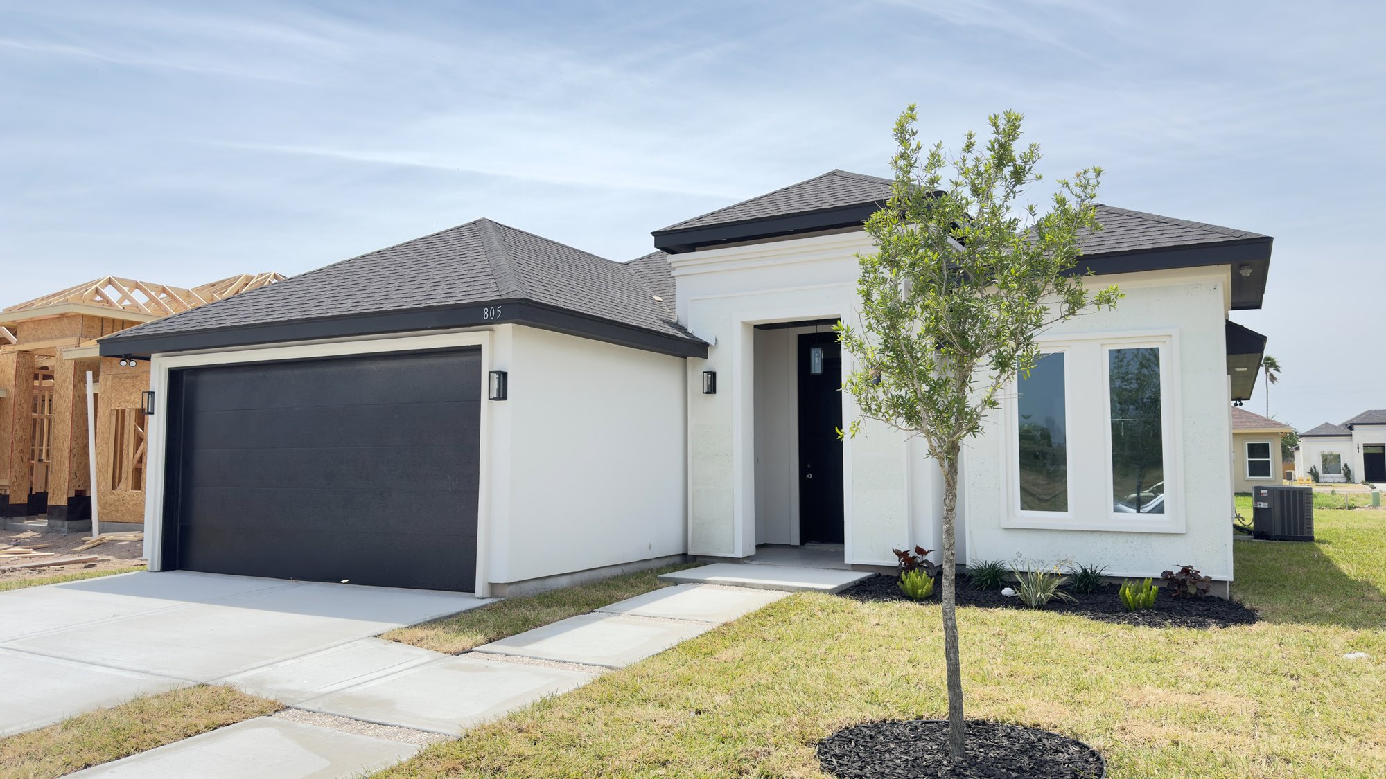 805 Magnolia